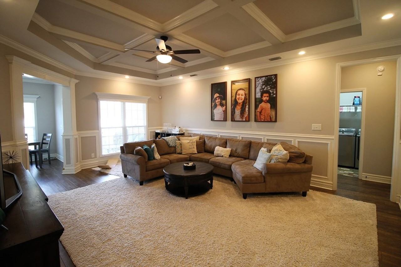 3931 Glen Laurel Dr S - Photo 4 of 20