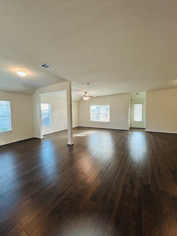 741 Carol Dr - Photo 5 of 35