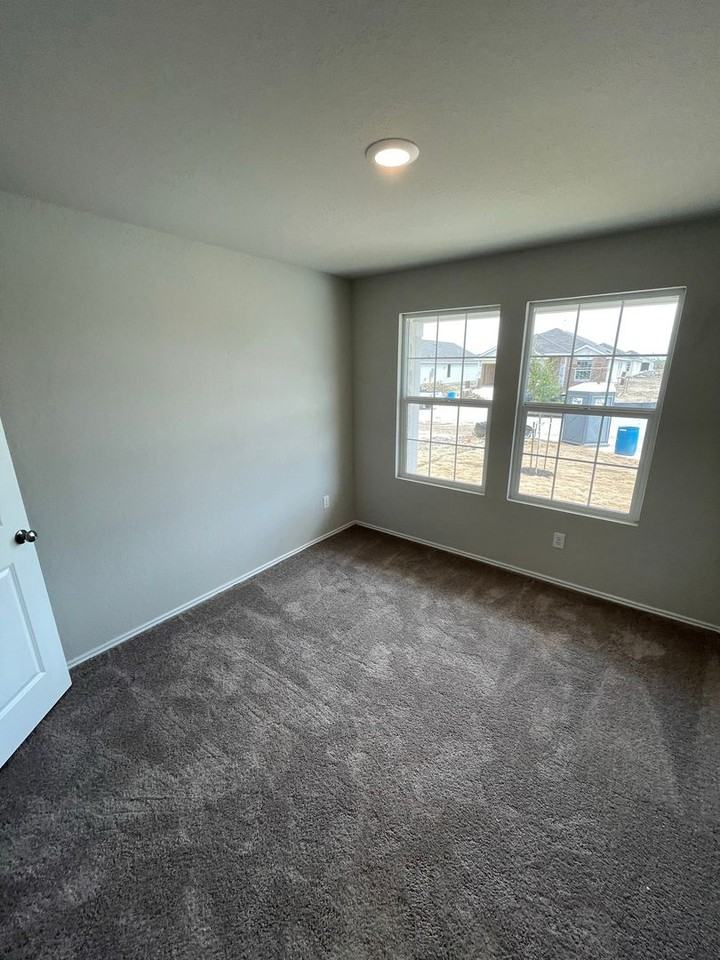 10726 Erinita Way - Photo 4 of 21