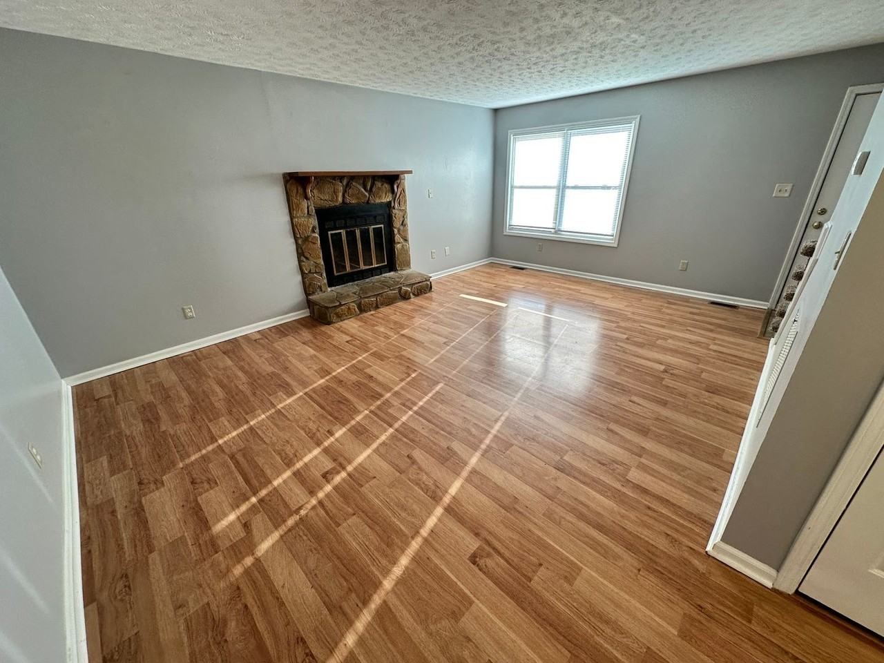 4492 Dothan Ct - Photo 6 of 26