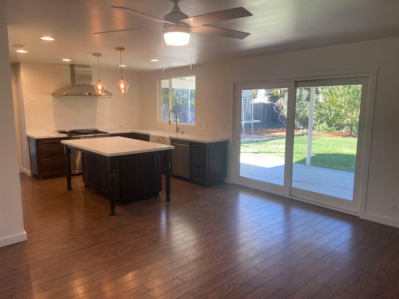 6374 Lake Lomond Dr - Photo 5 of 30