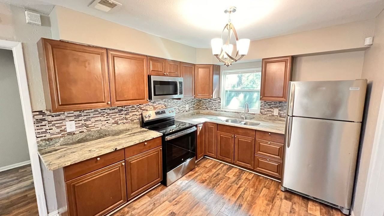 854 Klondike St - Photo 6 of 27