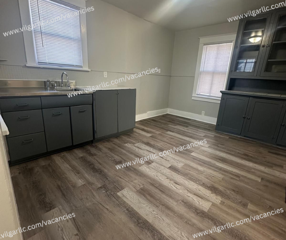 109 Columbia St - Photo 4 of 19