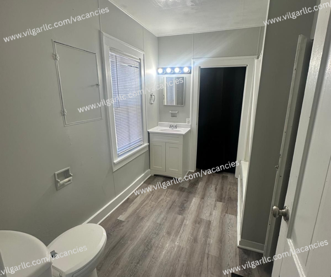 109 Columbia St - Photo 7 of 19