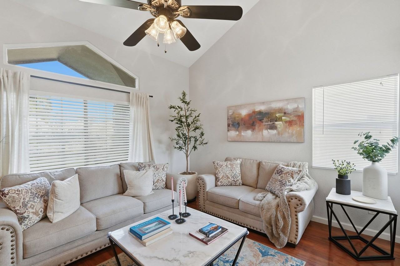 12238 S 45th St - Photo 4 of 36