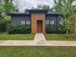 featured image of 305 S Pine St