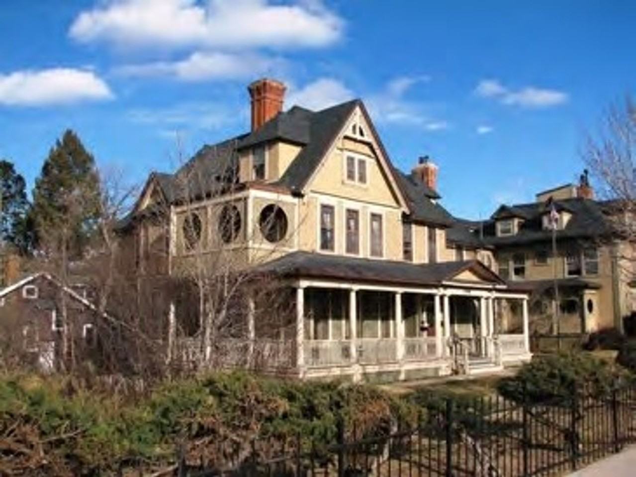 506 North Cascade Avenue - Photo 3 of 7