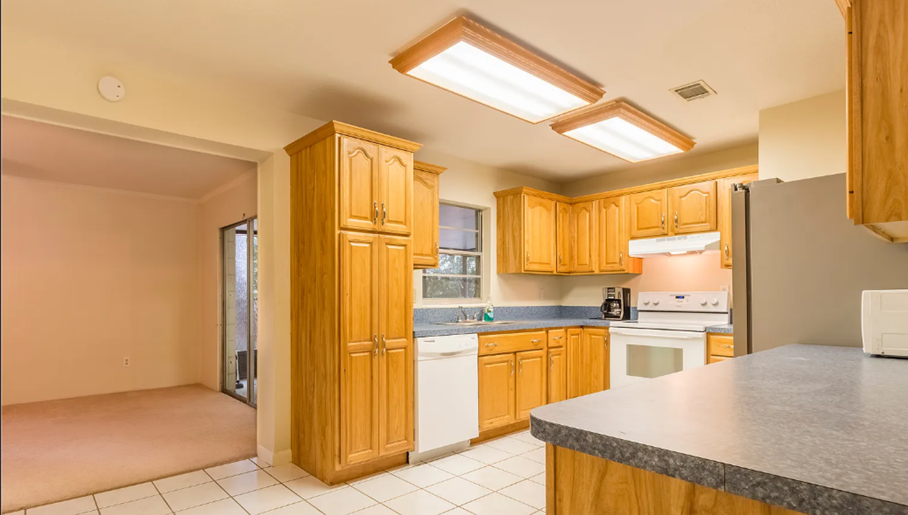 4601 Nw 29th Ter - Photo 2 of 4