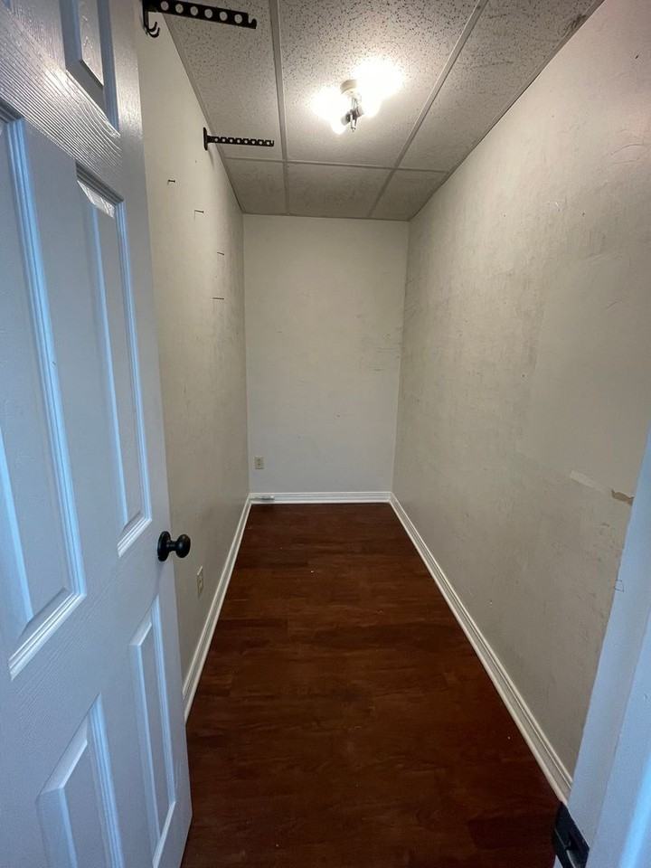 111 Freestate Blvd - Photo 7 of 10