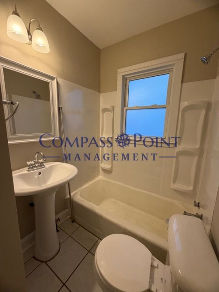 470 Emerson Dr - Photo 6 of 14