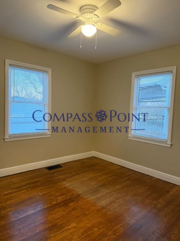 470 Emerson Dr - Photo 7 of 14