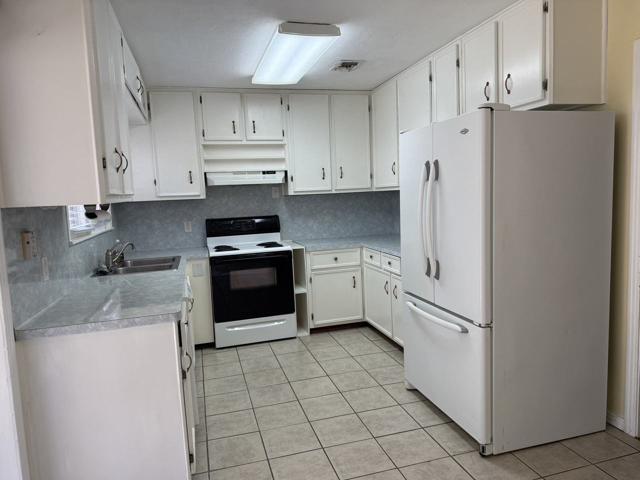 790 Peyton Dr #1 - Photo 7 of 21