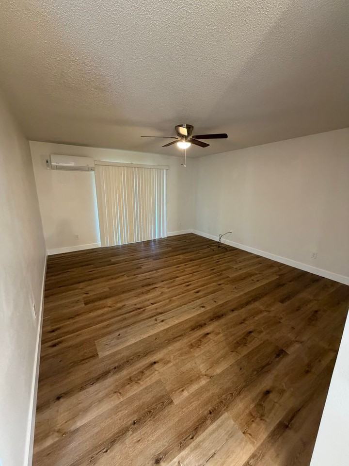 751 Plumas St - Photo 6 of 6