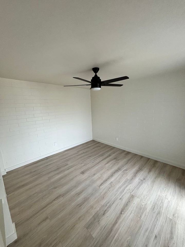 1040 N 7th Ave - Photo 6 of 9