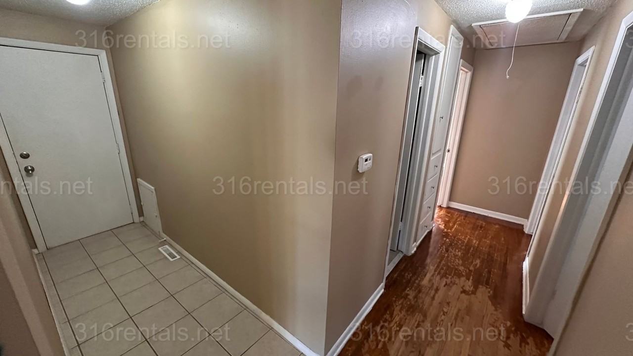257 N Sabin St - Photo 6 of 15