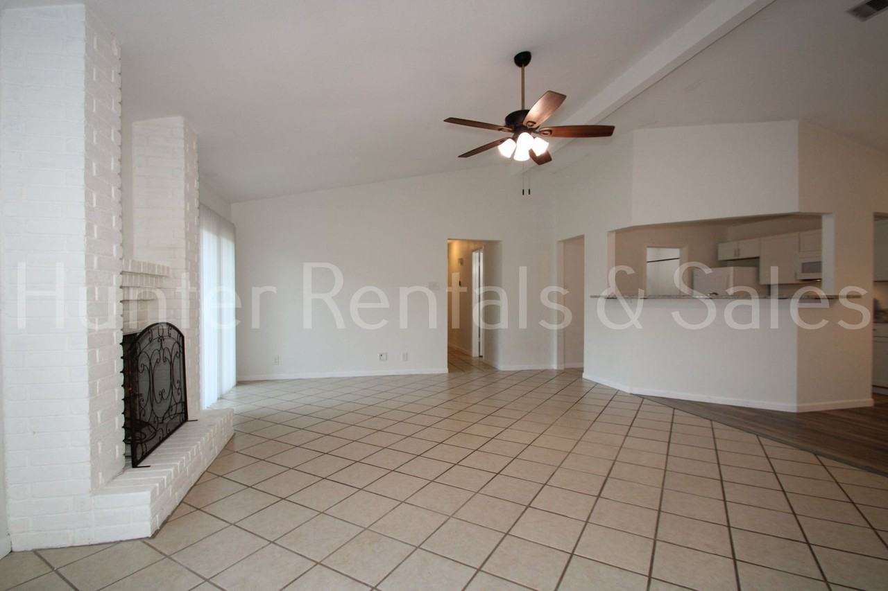 1 Rawhide Cir - Photo 4 of 25