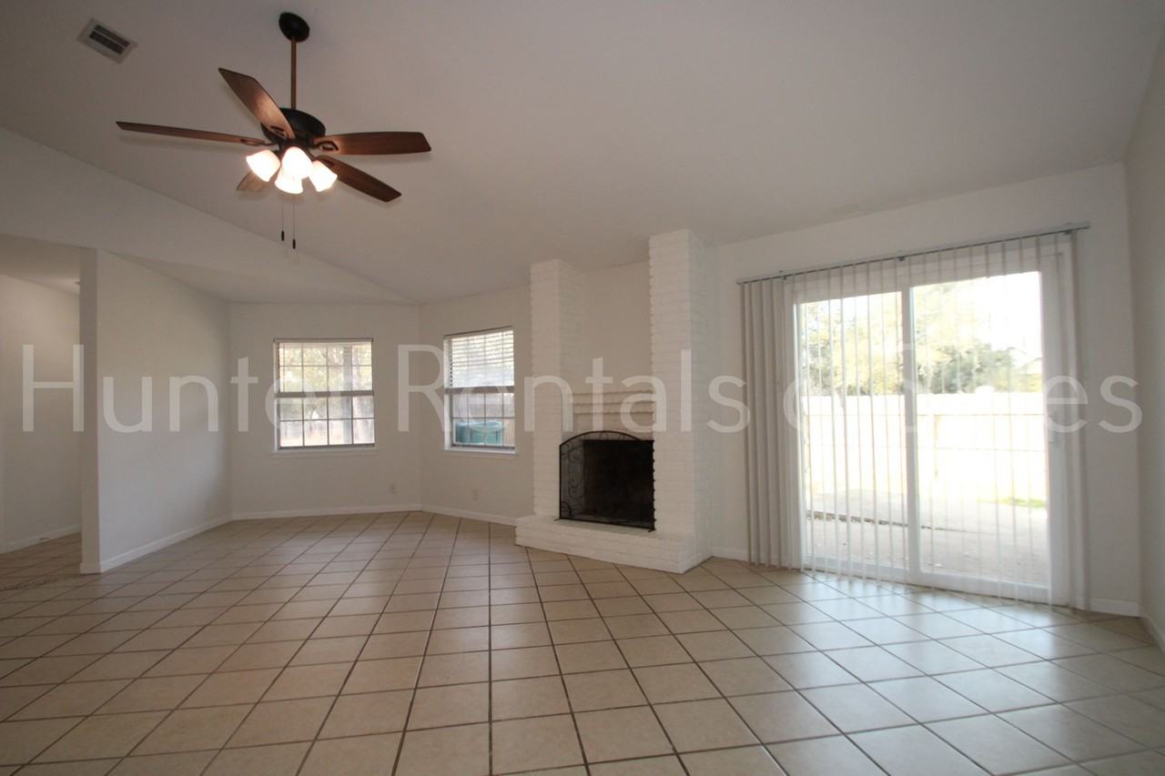 1 Rawhide Cir - Photo 5 of 25