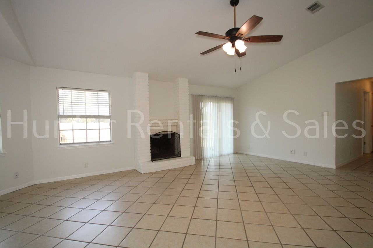 1 Rawhide Cir - Photo 6 of 25