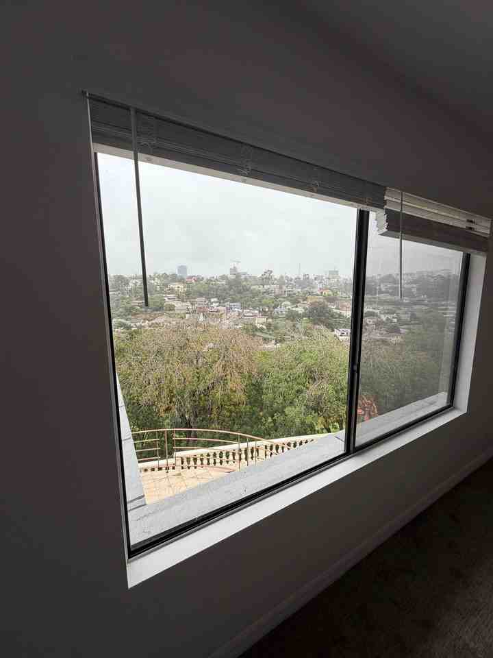 3 bedroom house with amazing views - Photo 5 of 18