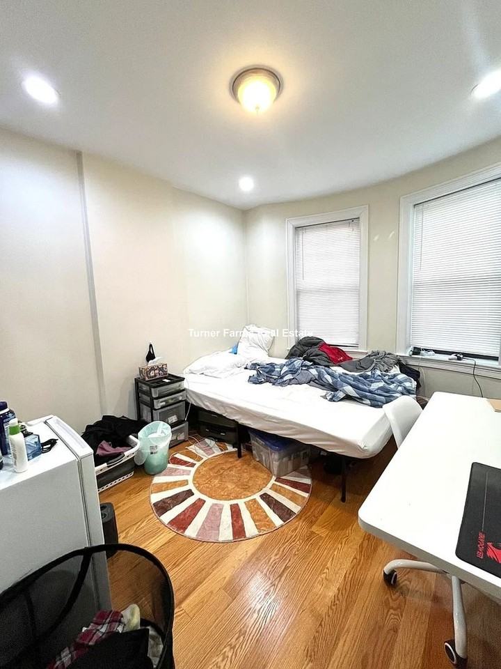 175 Northampton St - Photo 2 of 7