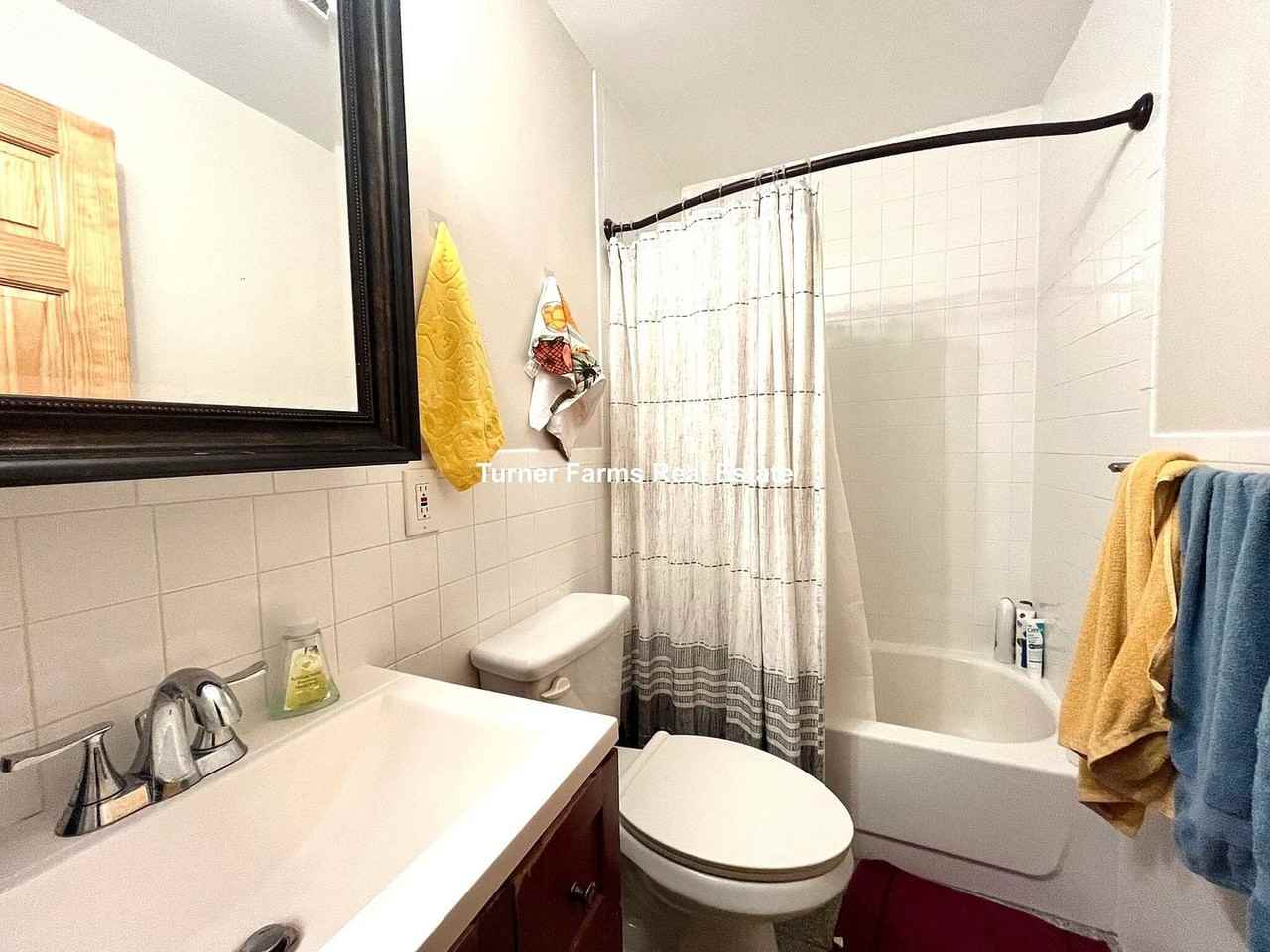 175 Northampton St - Photo 4 of 7