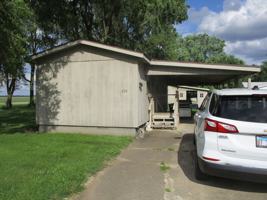 featured image of 224 N Oak St