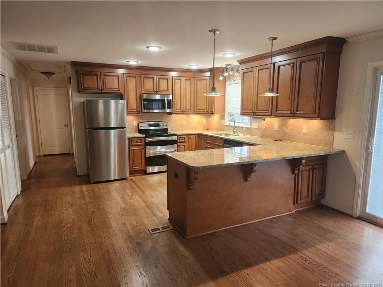 206 Britt St - Photo 5 of 16