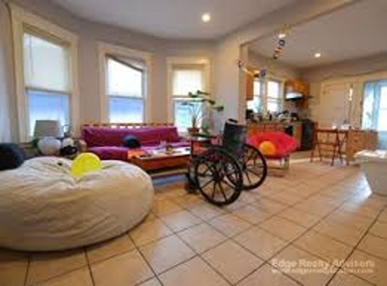 24 Long Ave - Photo 2 of 11