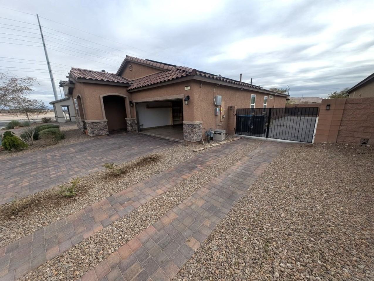 4811 Shady Chestnut Ct - Photo 3 of 33