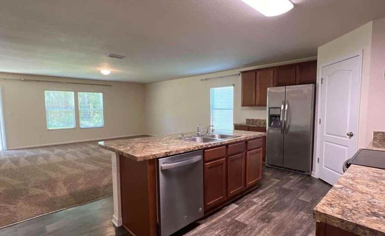 126 Brooklet Cir - Photo 7 of 23