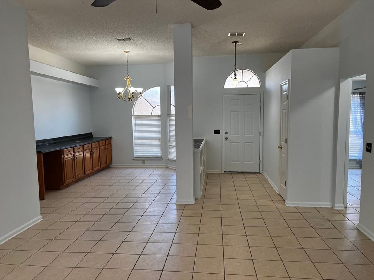 300 Flamingo Dr - Photo 3 of 14