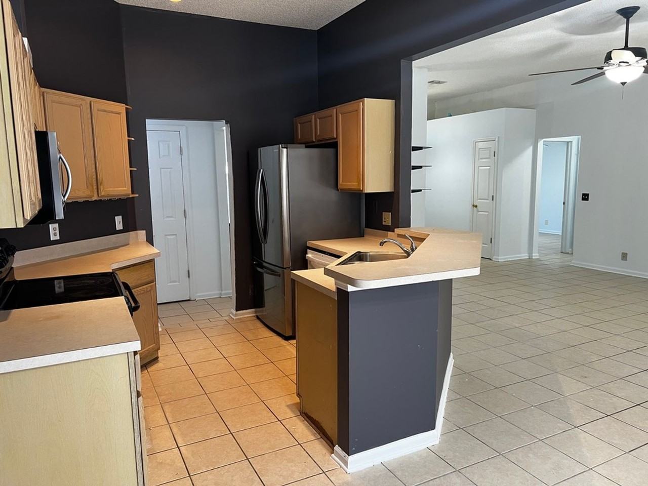 300 Flamingo Dr - Photo 5 of 14