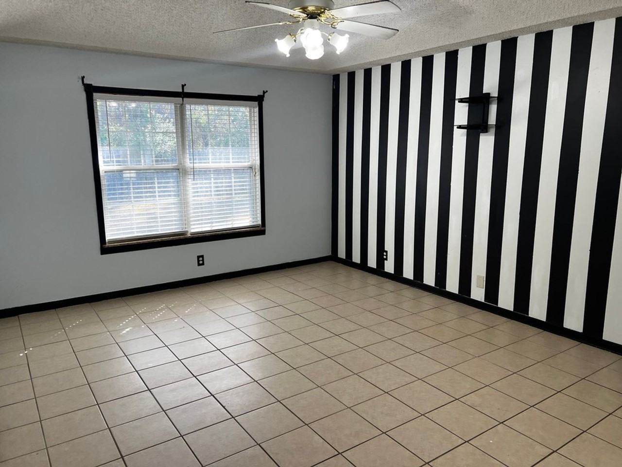 300 Flamingo Dr - Photo 6 of 14