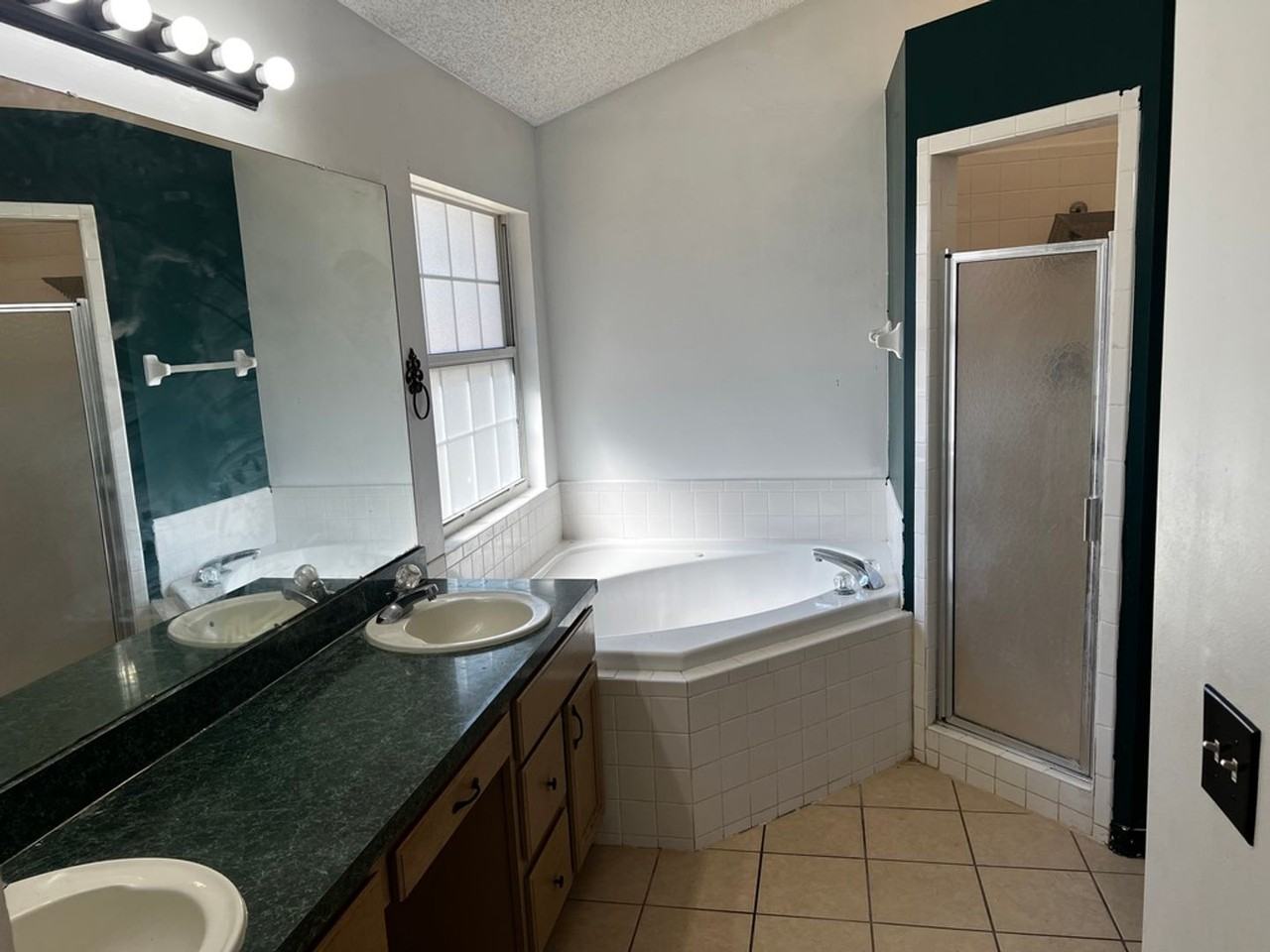 300 Flamingo Dr - Photo 7 of 14