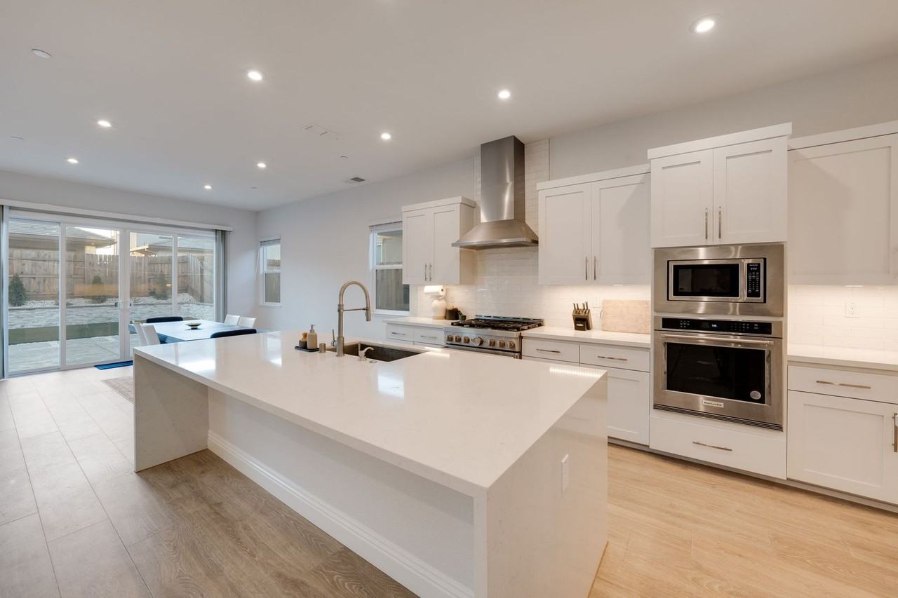 6938 Saratoga Estates Dr - Photo 4 of 50