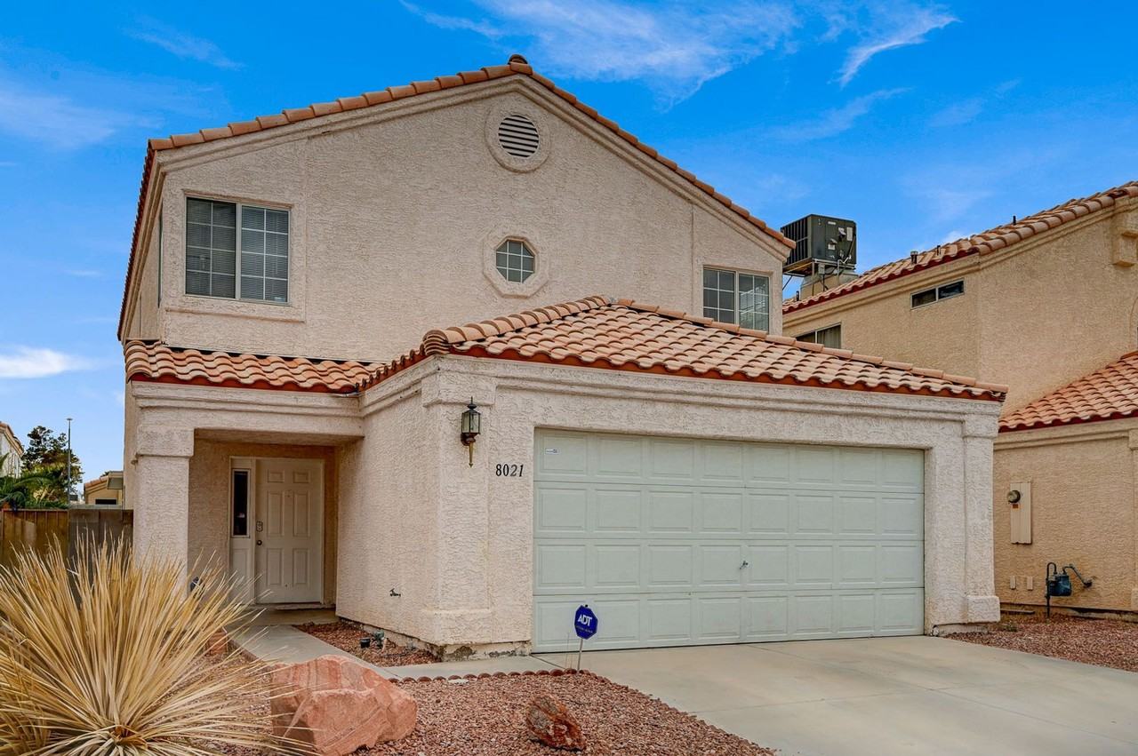 8021 Redskin Cir - Photo 2 of 47