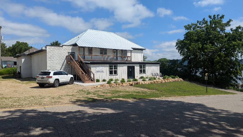 109 Prairie St - Photo 3 of 4