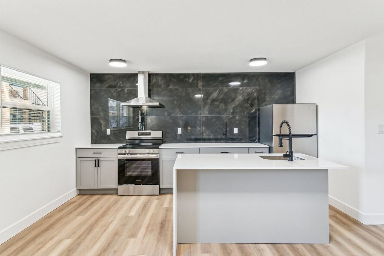 1316 S Quincy Ave #4