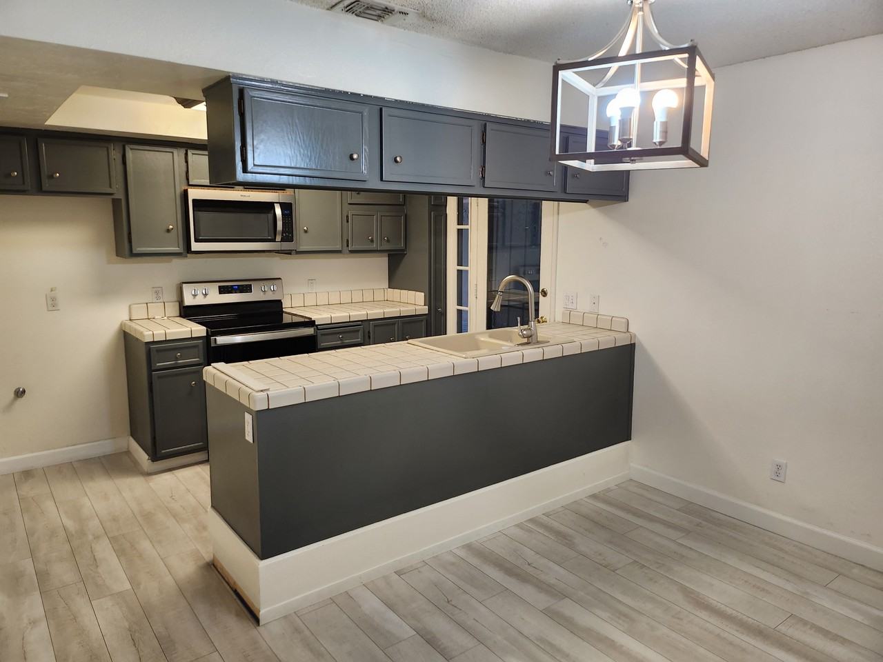 539 W Parlier Ave #0 - Photo 3 of 9