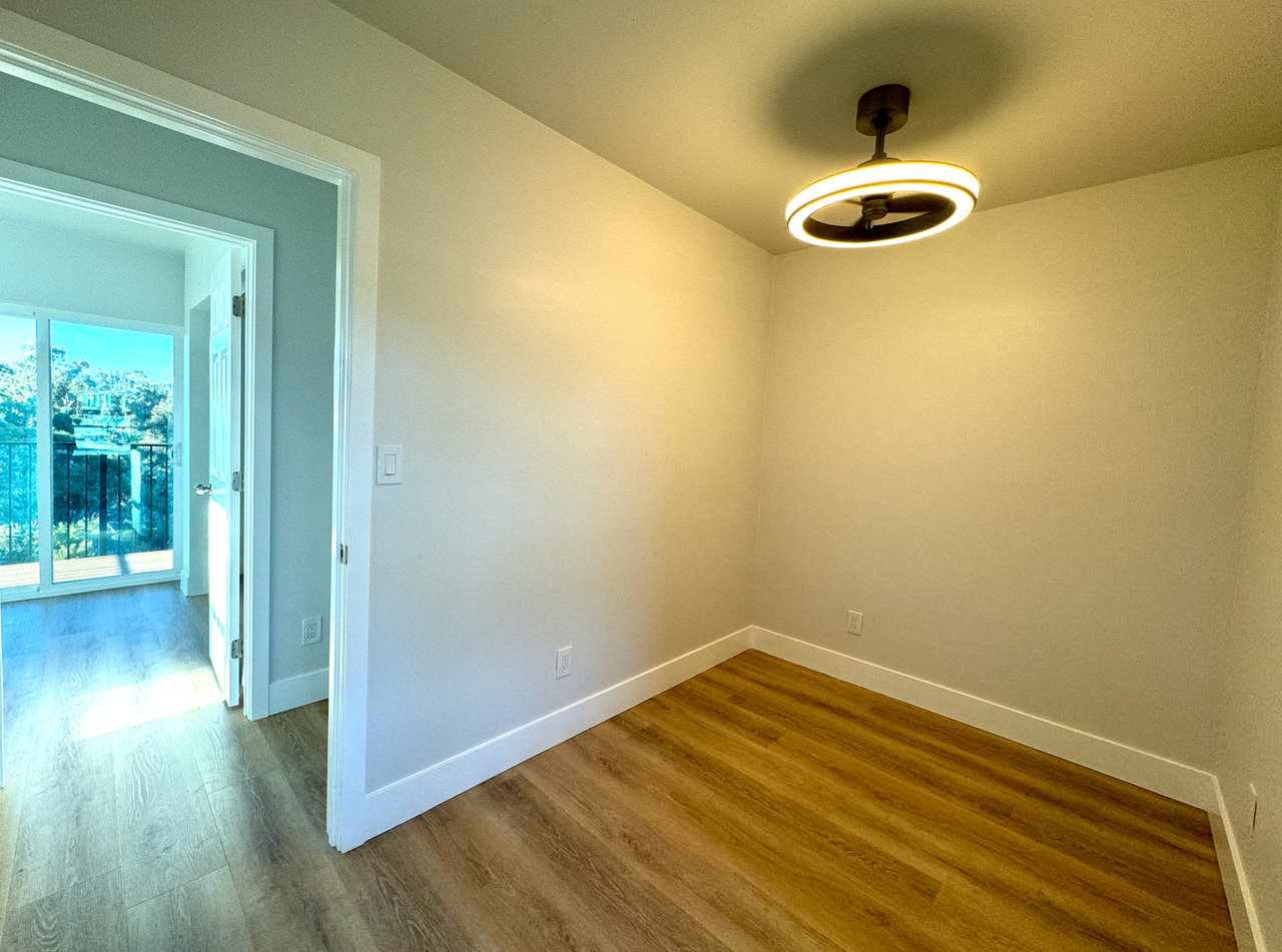 3560 Sydney Pl - Photo 5 of 25