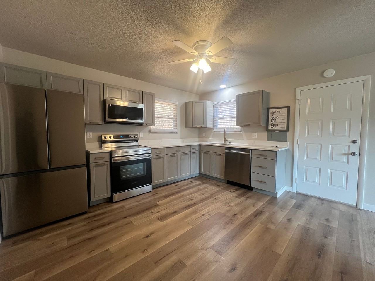 101 Cairo Dr - Photo 6 of 14