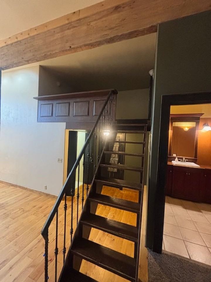 1295 Main St N - Photo 3 of 9