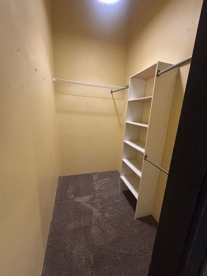 1295 Main St N - Photo 4 of 9