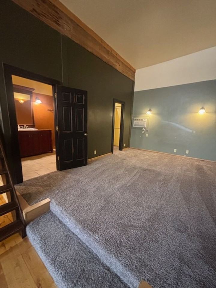 1295 Main St N - Photo 6 of 9