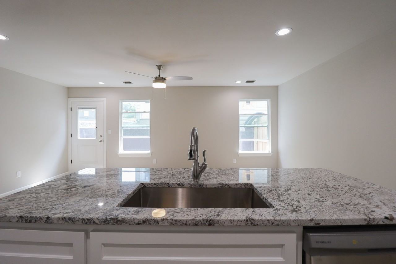 218 N Cleveland Ave #B - Photo 7 of 23