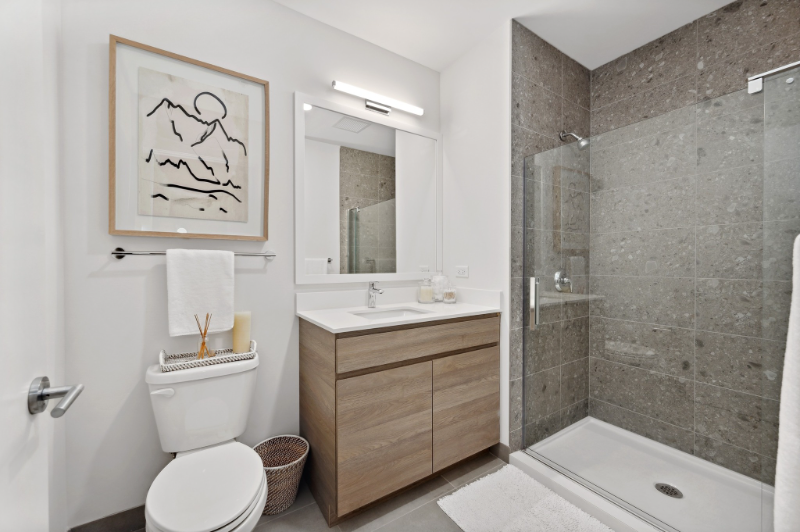 220 W Institute Pl - Photo 5 of 15