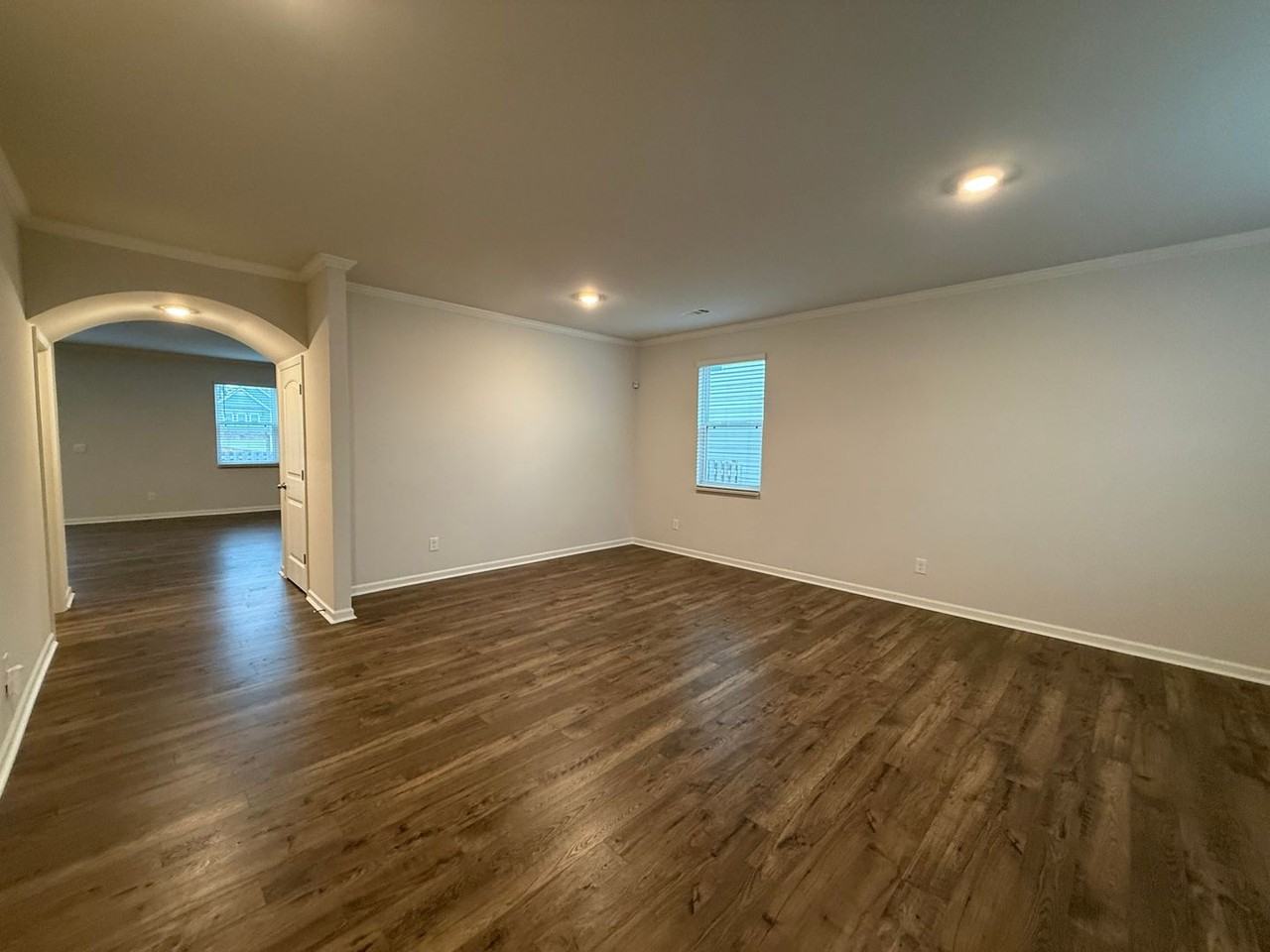 4301 Oakhurst Dr - Photo 5 of 37