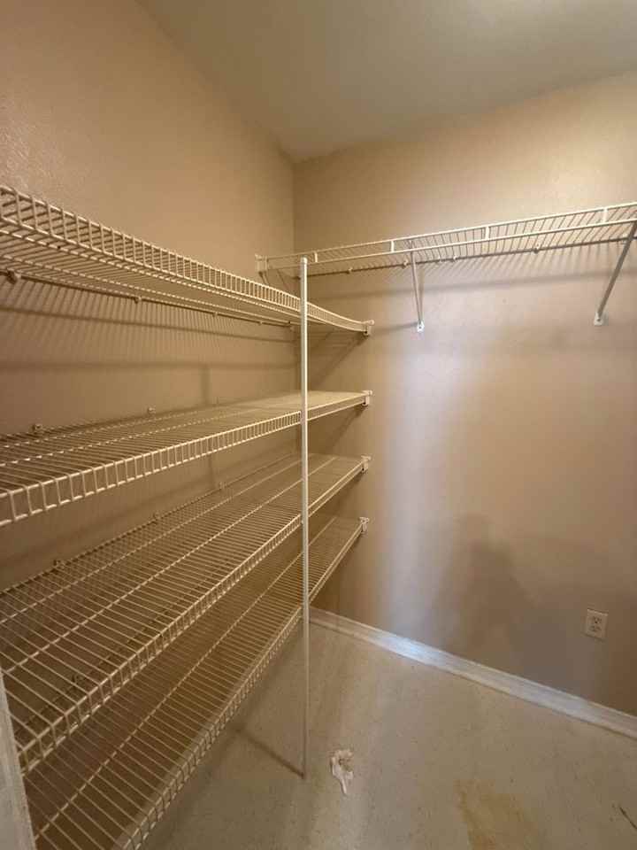 16043 J R Dr - Photo 5 of 29