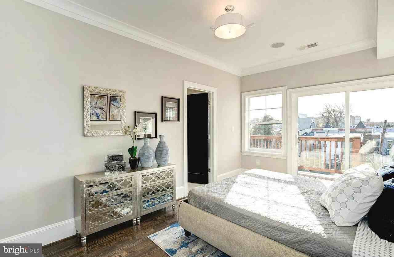 3624 10th St Nw #6 - Photo 3 of 7