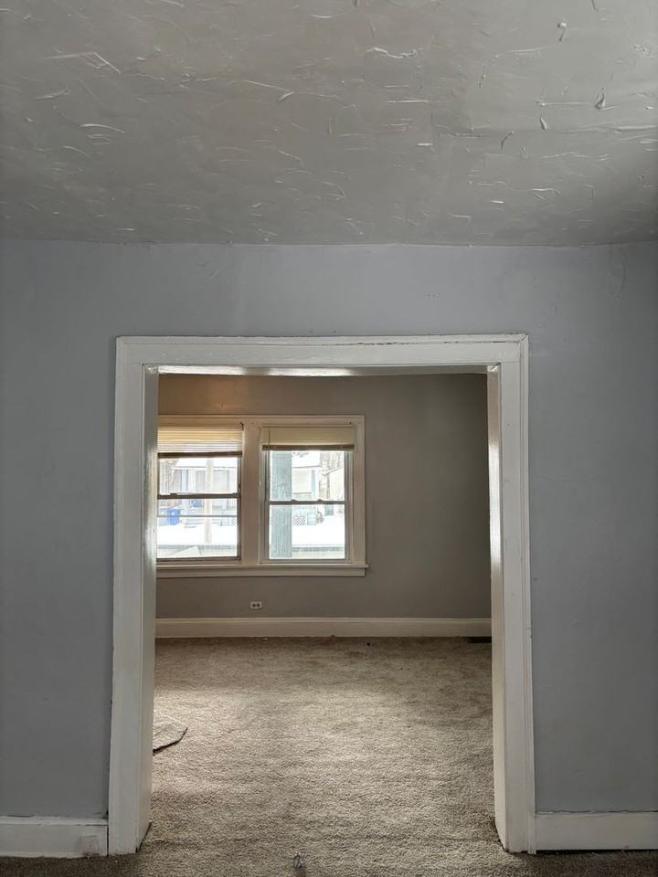 12925 Watterson Ave - Photo 3 of 10